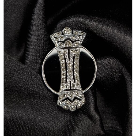 Vintage Marcasite Brooch With Intricate Silver Detailing & Black Onyx Accents - Picture 2 of 5
